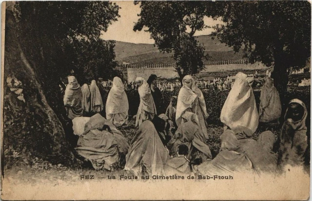 CPA AK MAROC FEZ La Foule au Cimetiere de BAB-Ftouh (10232)
