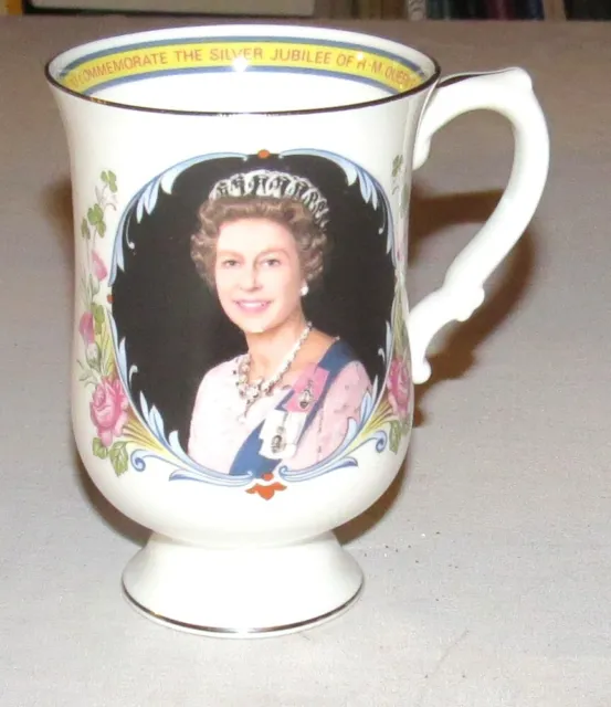 Crown Staffordshire Queen Elizabeth II Silver Jubilee 1953-1977 4.1/2 inch Mug
