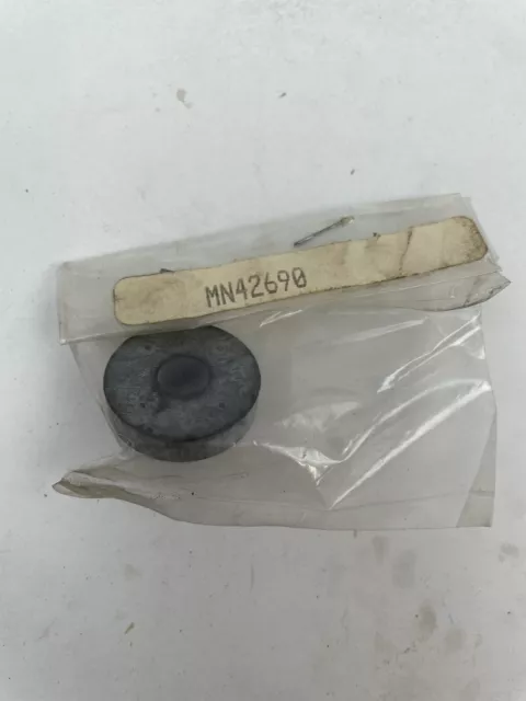 Unbranded Single Rubber Stopper With Hole In The Middle MN42690