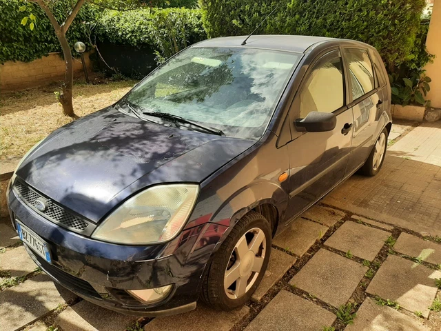 Macchina FORD FIESTA 4^SERIE 1.4 TDCI GHIA 5P. Data immatricolazione 09/2002. Macchina FORD FIESTA 4^SERIE 1.4 TDCI GHIA 5P. Data immatricolazione 09/2002.