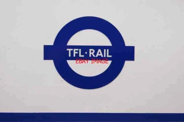 PHOTO LOGO DU Rail Tfl Sur Classe 315 4 Voitures Emu À La Porte De La ...