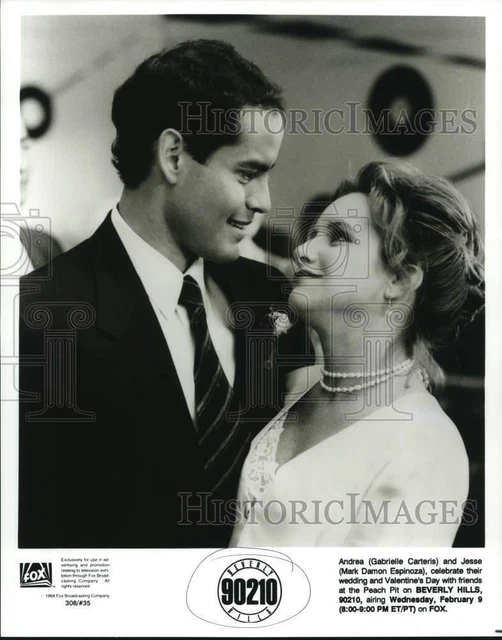 1994 Press Photo Gabrielle Carteris & Mark Espinoza in "Beverly Hills 90210"