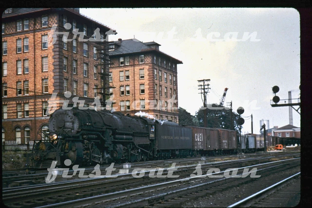 R DUPLICATE SLIDE - Norfolk & Western N&W 2084 STEAM Action on Frt Roanoke