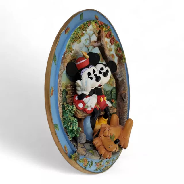 1998 Mickey Minnie Pluto Friendship Makes You Warm All Over 3D 6⅝" Plate A19822 2