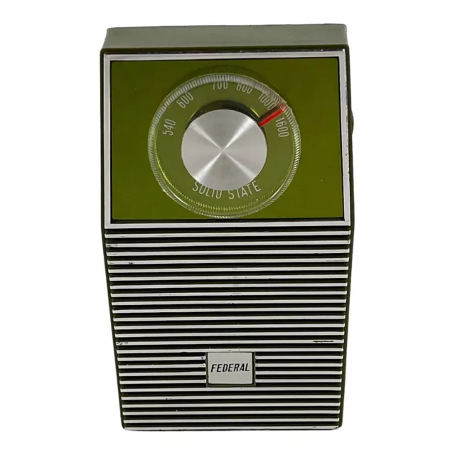 Vtg Federal Solid State Transistor AM Radio Model 606 Green Hong Kong Works Box