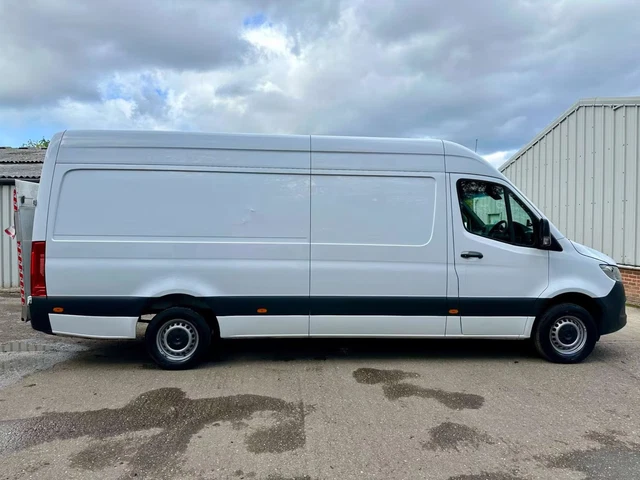 2023 MERCEDES-BENZ SPRINTER 3.5t H2 Progressive Van PANEL VAN DIESEL ...