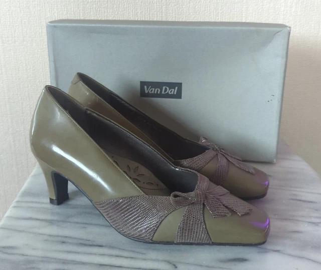 van dal shoes size 3