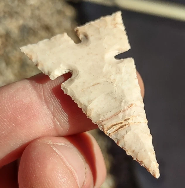 modern arrowhead 1&7/8" Keokuk Chert