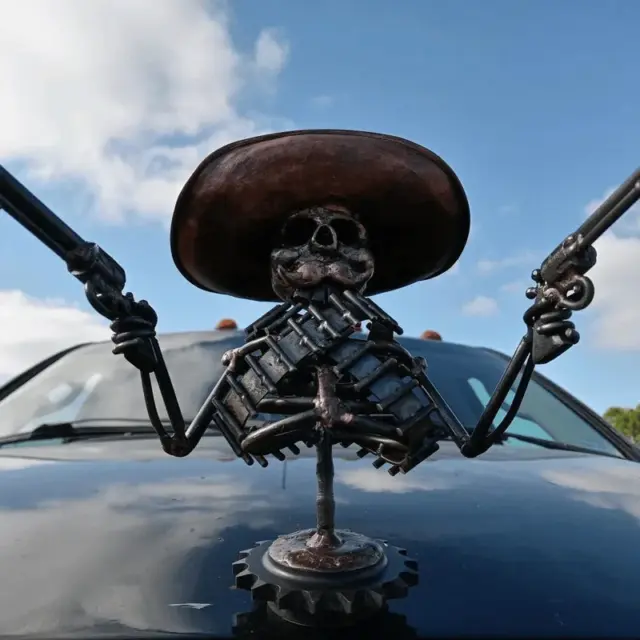 💀Cowboy-Schädel-Ornament💀 Coole Kühlerfigur Skelettschädel Motorhaube aus Harz