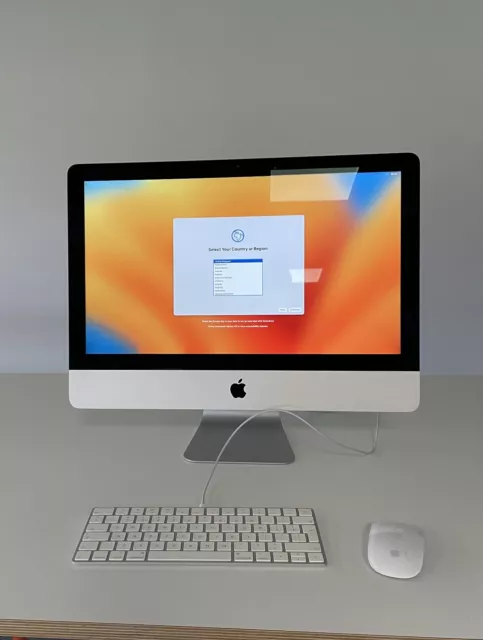 Apple iMac 21.5in (256GB SSD, Intel Core i5, 2.30 GHz, 8GB) - with original box