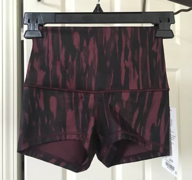 Lululemon Boogie  Short Roll Down Painted Animal Bordeaux W7D45S Size 2 NWT $48