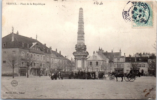 70 VESOUL - la place de la republique.