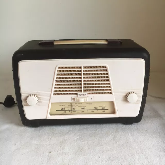 Vintage 1950 Ultra Bakelite Valve Radio Model No R656