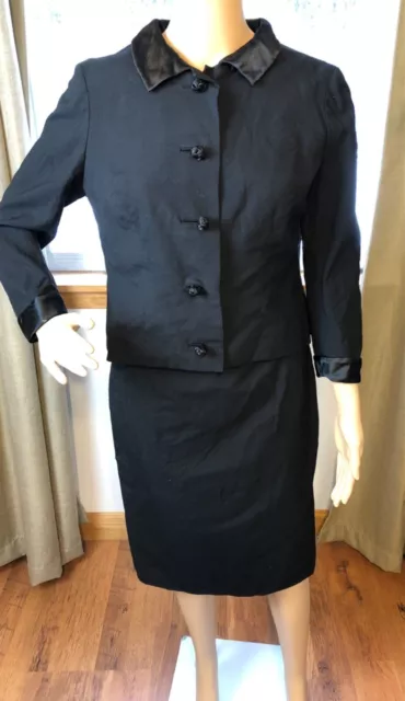 Vintage 1950s Hubner Black Skirt Suit 2 Pc Size Small (Pit:19.5”;Waist:13”)