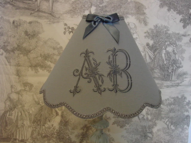 Abat Jour Lin Broderie Cœur et Anges Romantique Diamètre 30 cm