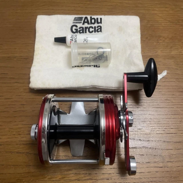 AbuGarcia - 【中古】 アブガルシア  アンバサダー Ambassadeur 9000 BigA 赤アブ 057102、9000C 750900 2台セット  /M208M アブガルシア アンバサダー Ambassadeur 9000 BigA 赤アブ