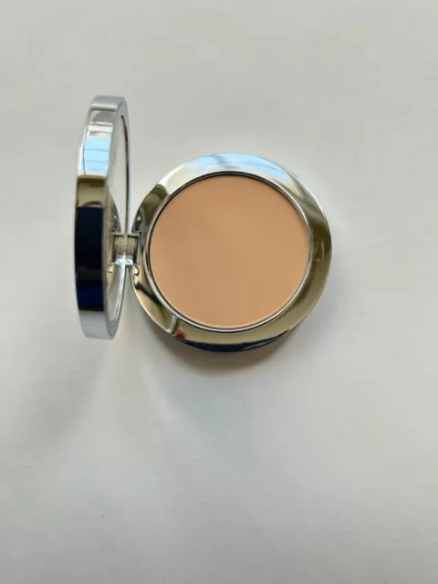 Rock & Republic Exhibition Pressed Powder in SATIN NWOB 0.32oz./9g FULL SIZE