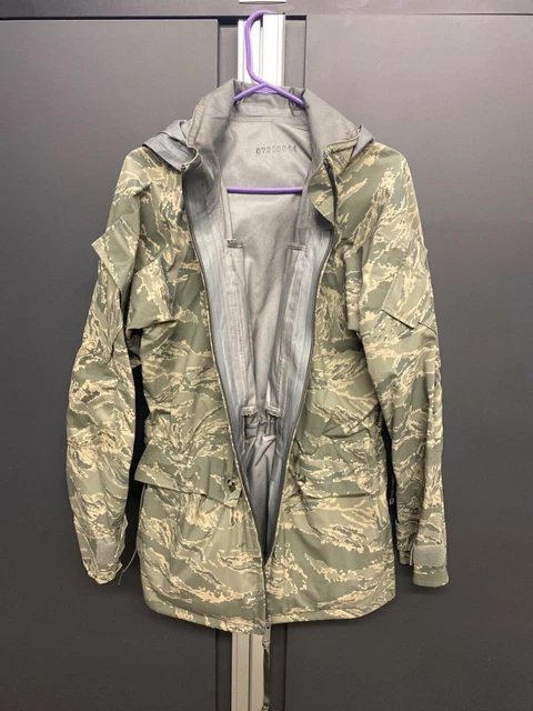 Military Issue Apex Gore-Tex Jacket Cold/Wet Weather Small-Regular