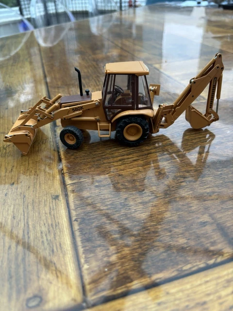 CONRAD Modelle CASE 621 Radlader mit Wechselausrüstung