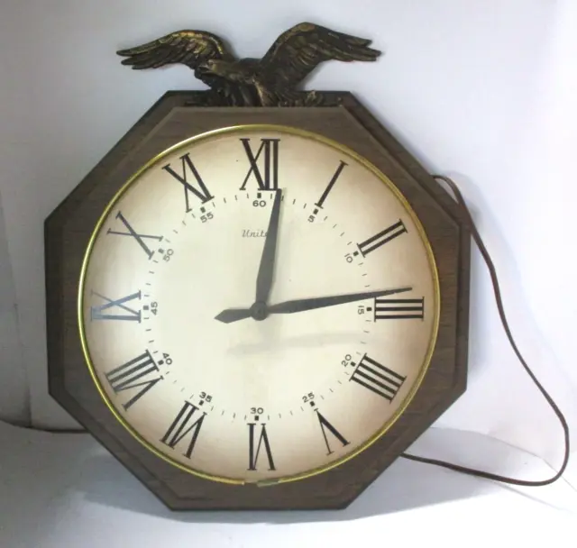 Vintage United Metal Goods Eagle Top Wall Clock Model 428