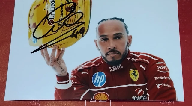 Casquette Signée Lewis Hamilton - Camouflage, Encadrée Avec Certificat, F1 Années 2000
