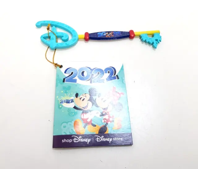 Disney Store 2022 Mickey and Minnie Mouse Opening Ceremony Key Collectable