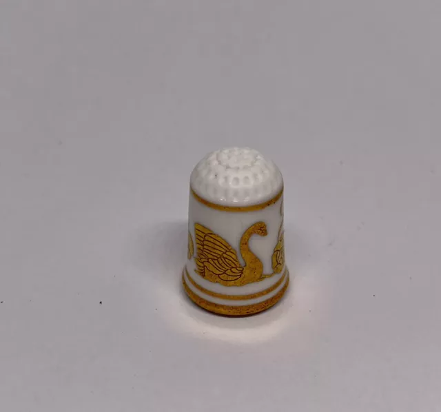 1980 Franklin Mint Sewing Thimble White Fine Porcelain Gold Color Swan Butterfly