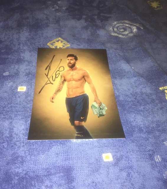 Lionel Messi Signed FC Barcelona Jersey Inscribed Leo (Beckett COA) Pristine A Lionel Messi Signed FC Barcelona Jersey Inscribed Leo (Beckett COA) Pristine A