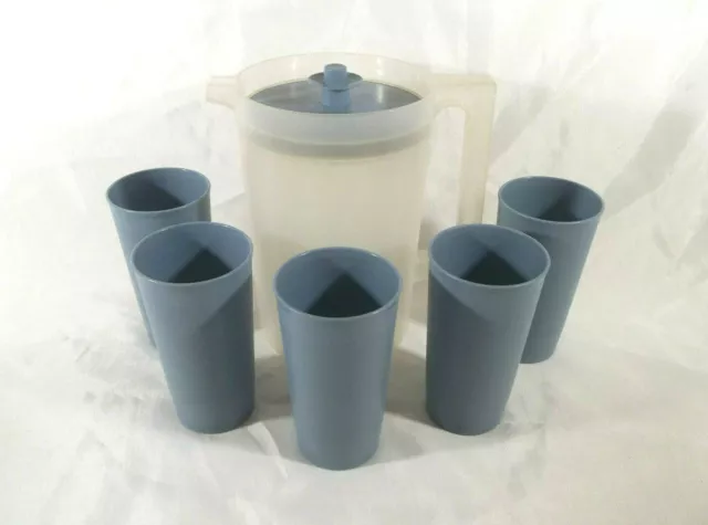 Tupperware 2 Quart Pitcher with 3 pc Seal and 5 Country Blue 12 oz Tumblers