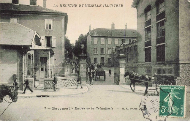 54 - BACCARAT - S01328 - Entrée de la Cristallerie - Charrette - Pli - L1