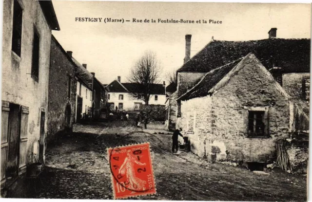 CPA Festigny (Marne) - Rue de la Fontaine-Borne et la Place (245438)
