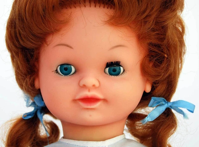 ANTIGUA MUÑECA DE Mueve las piernas y la 55 cm