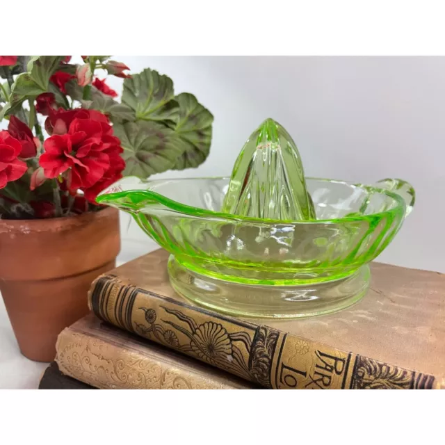 Vintage Green Vaseline Uranium Depression Glass Citrus Reamer Juicer Glows Vintage Green Vaseline Uranium Depression Glass Citrus Reamer Juicer Glows