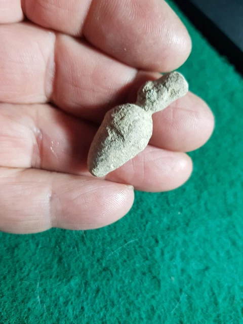amuleto en forma de bellota