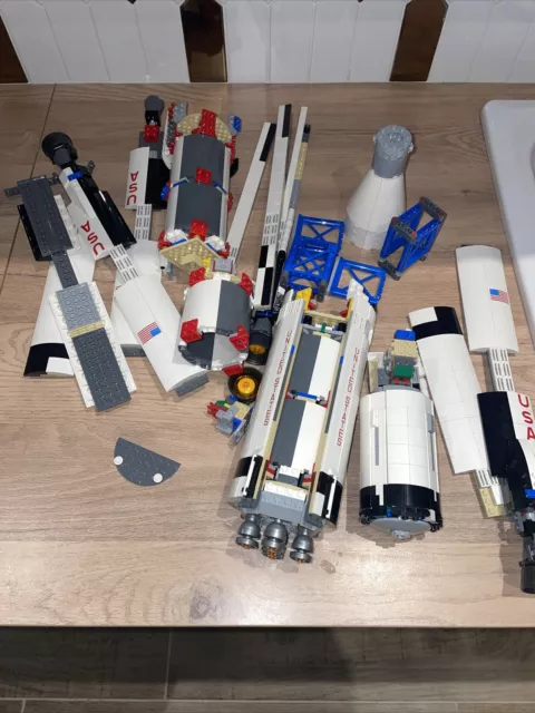 Lego Ideas - Nasa Apollo Saturn V - 21309 (set Incomplet)