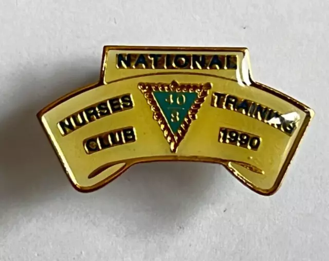 1990 National Nurses Training Club Pin badge 38 x 15 mm