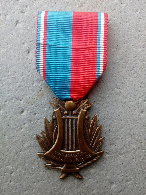 ANCIEN INSIGNE MILITAIRE email grand feu. Armée de l'air école Salon Fab MORET EUR 7,00
