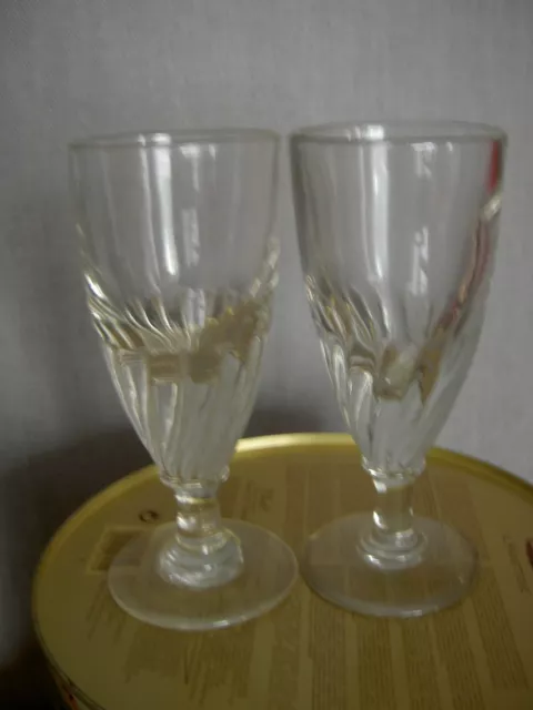 2 Grands Verres à pied à Absinthe de Bistrot Ancien - décor épais taillé XIXème