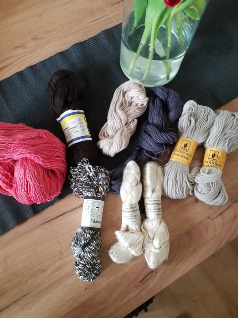 Wollpaket Wollstränge, ca 600gr, 100 gr Schurwolle mit dabei