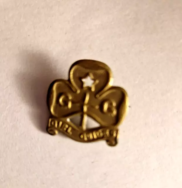 Pin Badge Girl Guides Assoc  Brass Trefoil Fretted Star Vintage Collectable