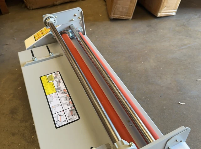Used A2 Cold Hot Roll Laminating Machine Office Paper Desktop Roll Laminator