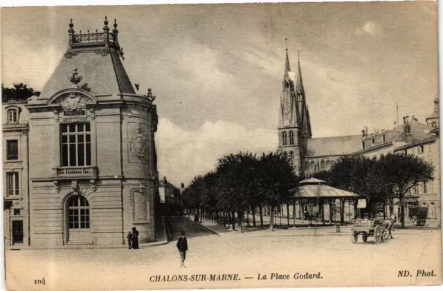 CPA CHALONS-sur-MARNE - La Place Godard (245491)