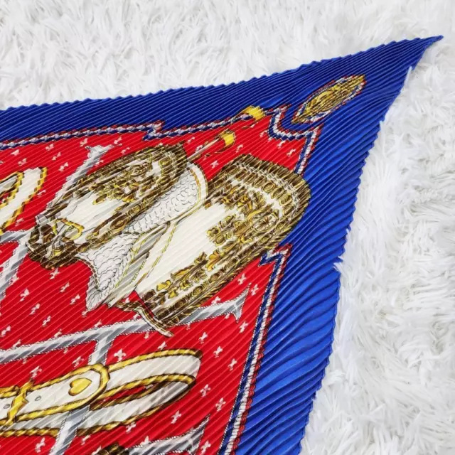 RARE HERMES PLEATED Scarf Seat On The Cover Large Diamond Shape Carré90 ...