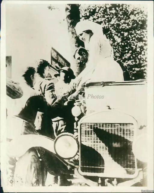 1918 Miss Mary Withers American Red Cross Hands Troops Goodies Ww1 Photo 8X10