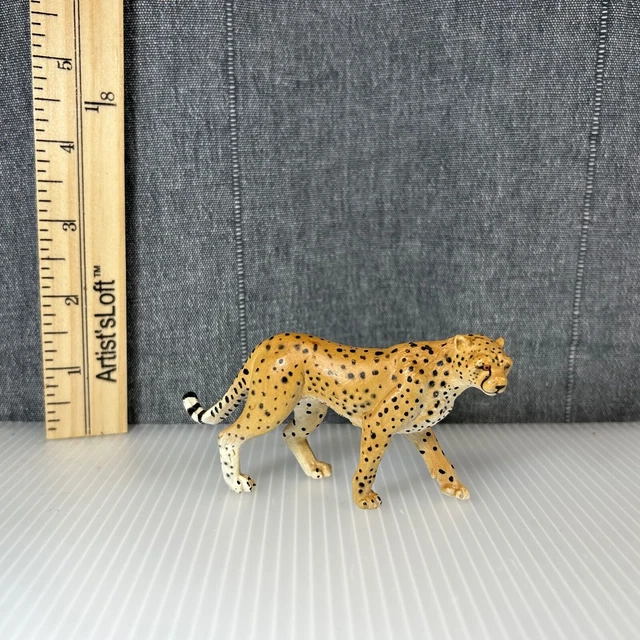 Safari Ltd 1996 Cheetah Plastic Animal Figure Wildlife Nature