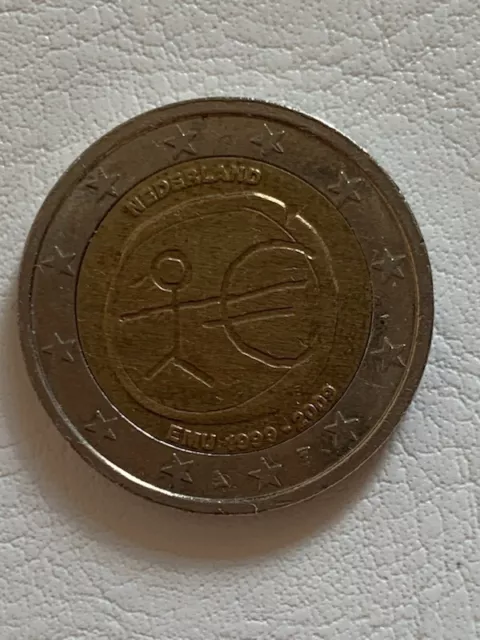 Pièce de 2 euros très rare Bonhomme Nederland 1999/2009 bon état .