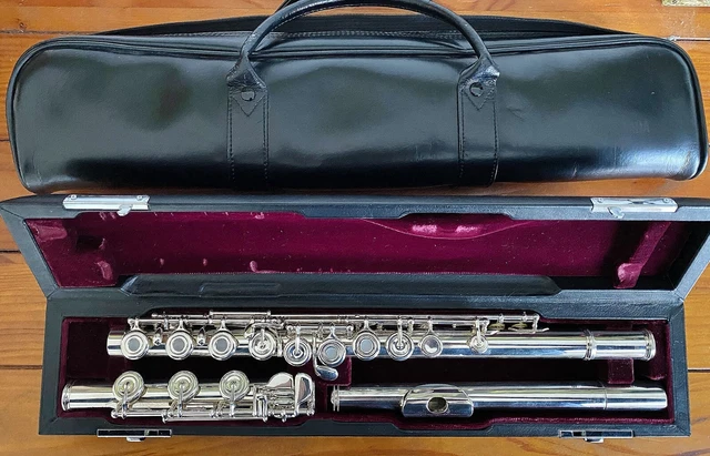 Yamaha YFL-774H (EC) SOLID SILVER OPEN-HOLE FLUTE - OFFSET G - SPLIT E - B-FOOT