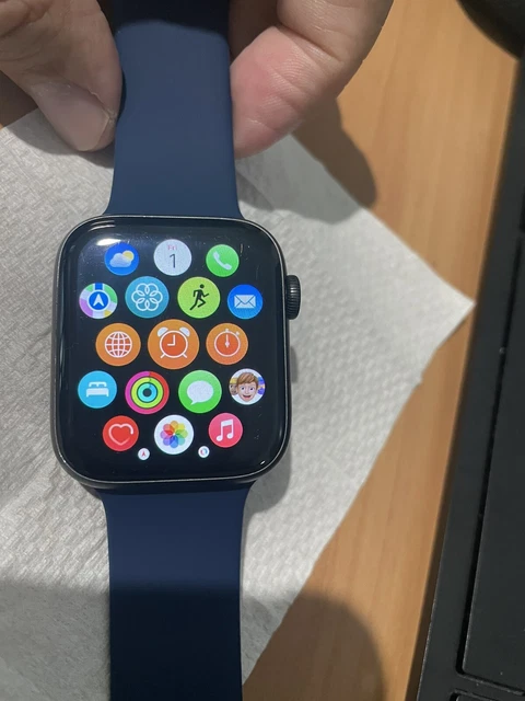 APPLE WATCH SERIES 44mm 32GB (GPS Only) A2292 Aluminum Space