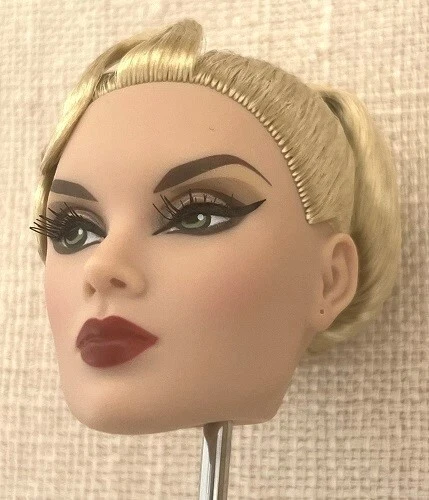 Head Only From Love Knot Of Gold Victoire Roux 12.5" E59Th St Integrity Toysdoll 2