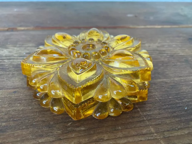 2 Glass Drapery Tie Back Decorations Antique Flower Amber Beautiful Buttons ??? 8